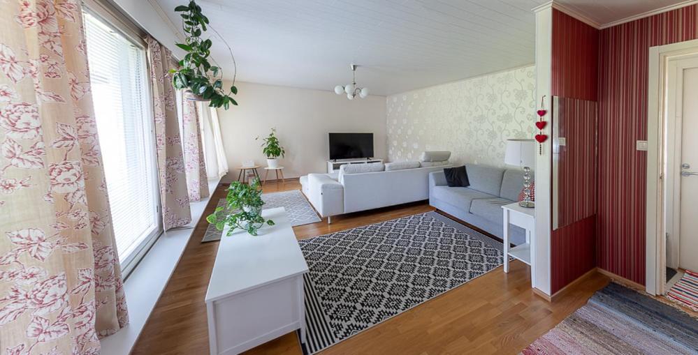 Apartment Omakotitalo Keskustan Laehellae